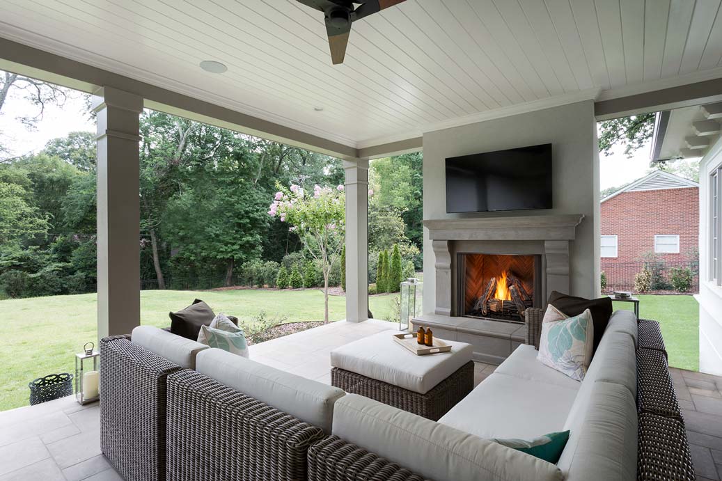 32165-Courtyard-42-Photo-Traditional-Herringbone-Hi-Def-Logs-4C-Low-Res.jpg
