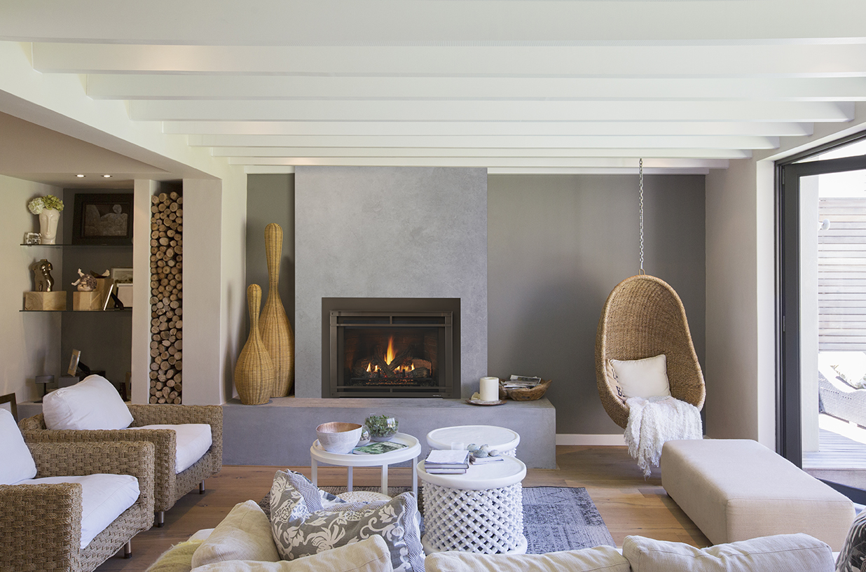 630662e0dcc4d-Escape-I35FB_-_Photo__Halston__New_Bronze__Room_-_4C_Low_res_.jpg