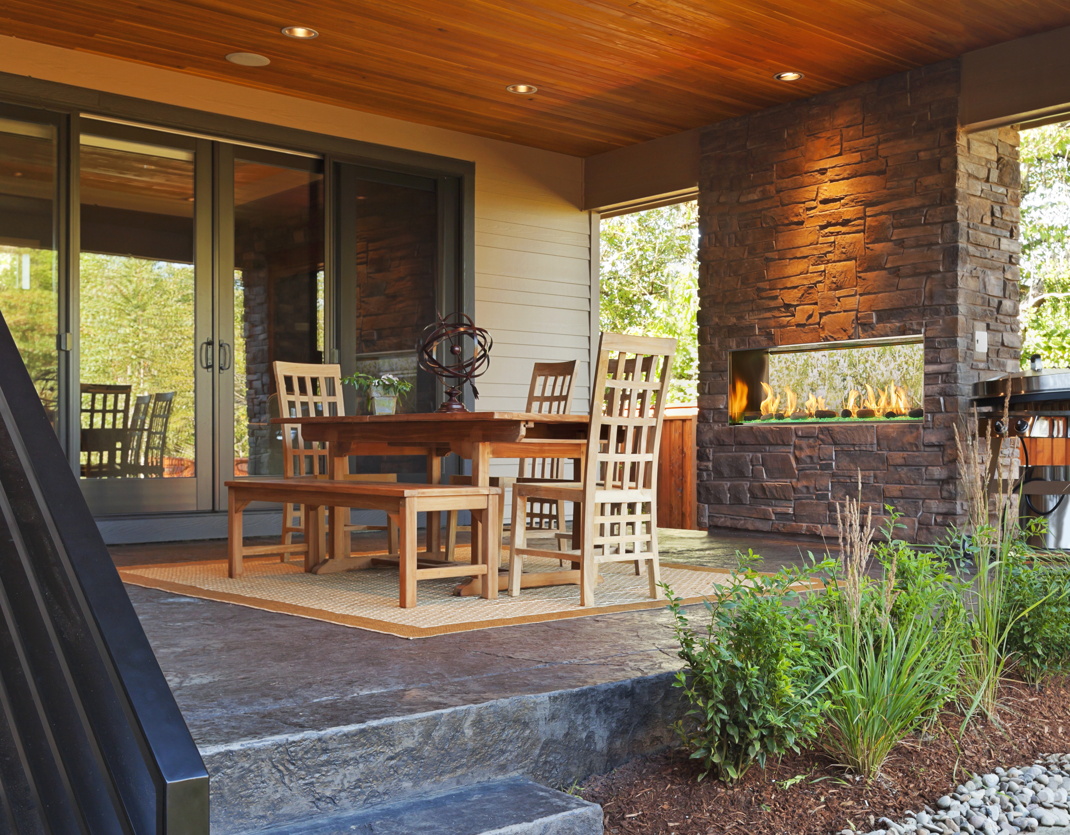 Outdoor Lifestyles Lanai 2 faces