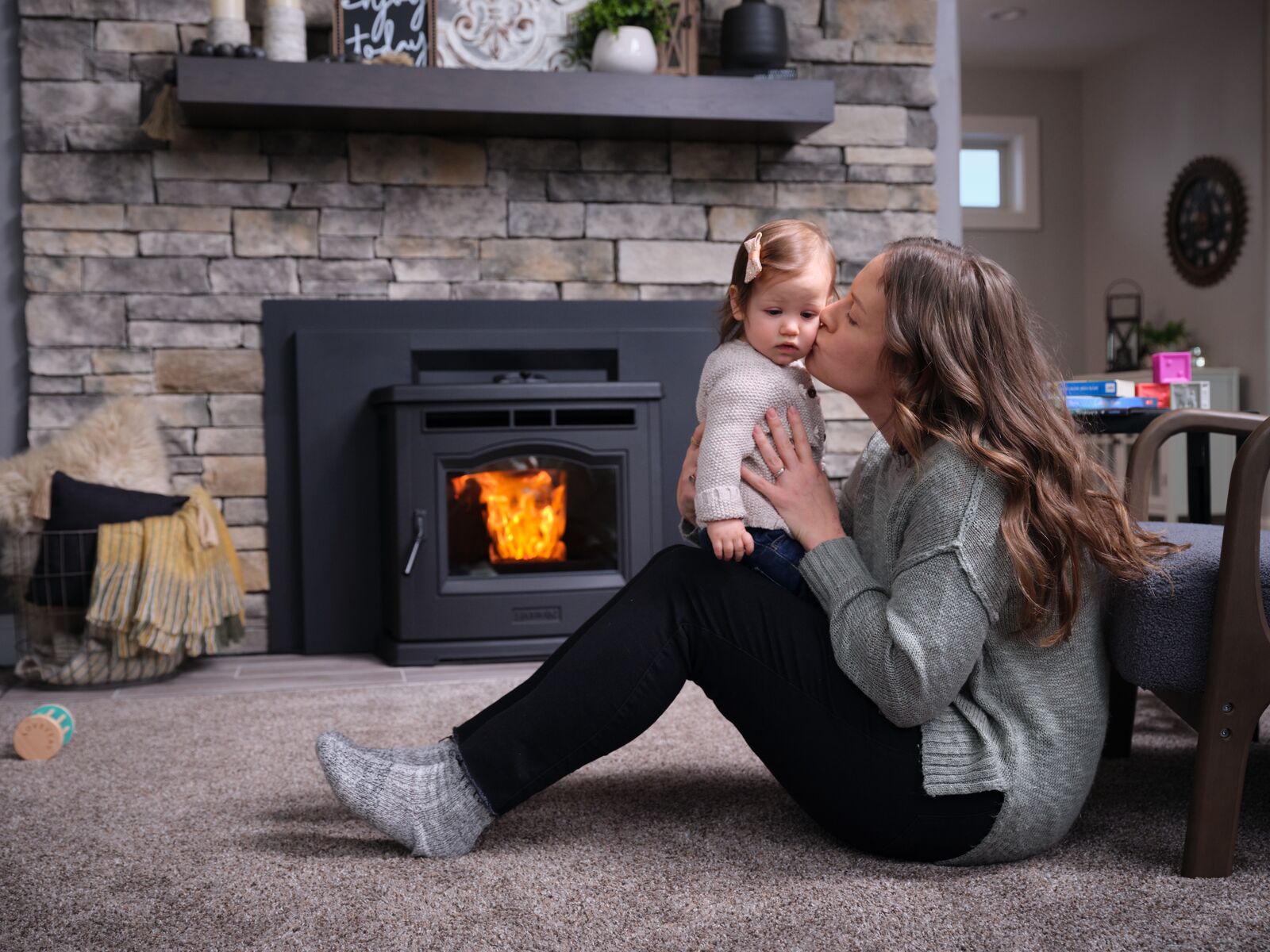 653adb71dd6b0-P42i_TC_mom_baby_kiss-HR.jpg